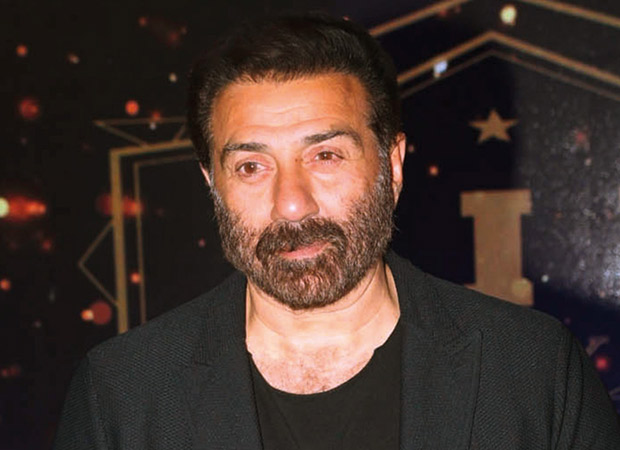 Sunny Deol and his convoy meet with an accident near Gurdaspur National Highway Sunny Deol and his convoy meet with an accident near Gurdaspur National Highway