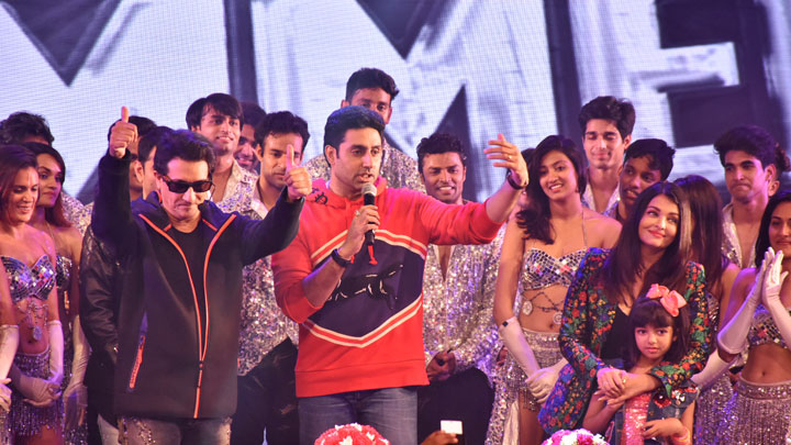 Aishwarya Rai Bachchan, Abhishek Bachchan, Jaya Bachchan attend Shiamak Davar’s 25th year of Summer Funk