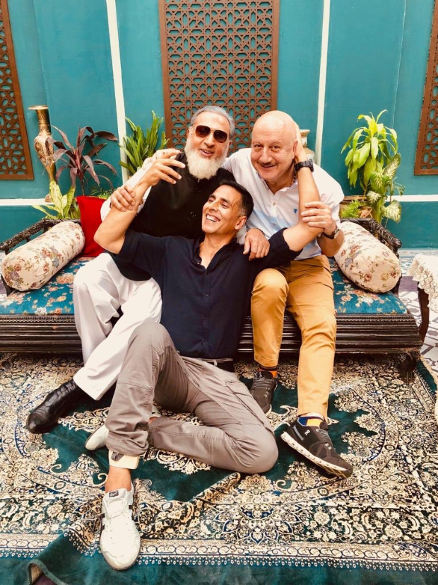Akshay Kumar is in a happy place with Anupam Kher and Gulshan Grover Akshay Kumar is in a happy place with Anupam Kher and Gulshan Grover