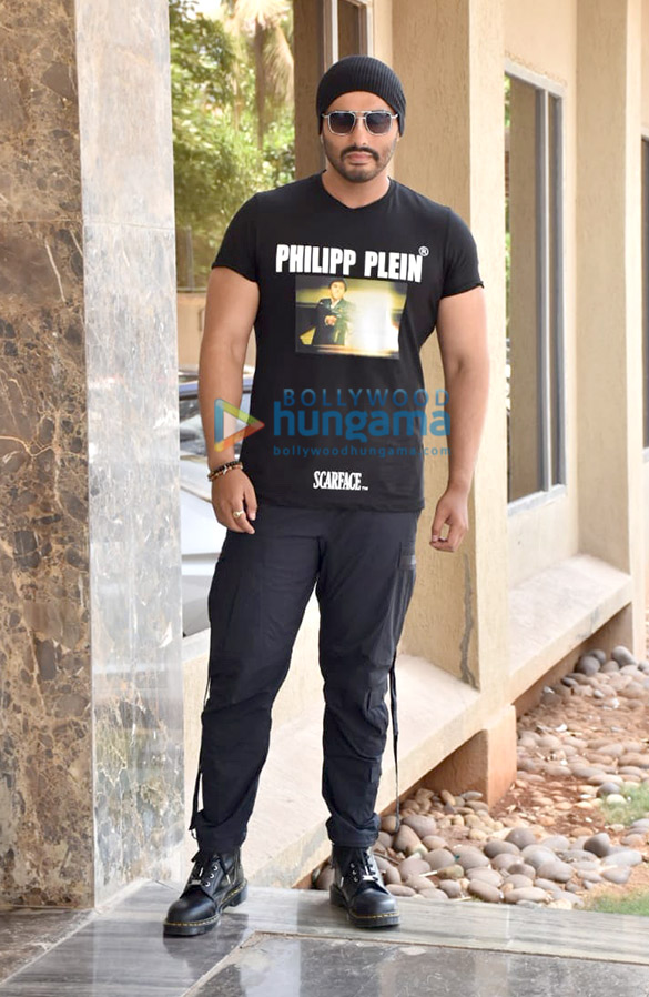 arjun kapoor snapped during indias most wanted interviews 4