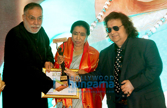 Asha Bhosle, Ankita Lokhande, Moushmi Chatterjee and others received 10th Newsmakers Achievers Award 2019