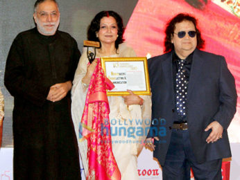 Asha Bhosle, Ankita Lokhande, Moushmi Chatterjee received 10th Newsmakers Achievers Award 2019