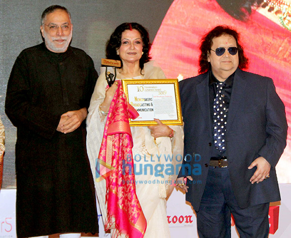 asha bhosle ankita lokhande moushmi chatterjee received 10th newsmakers achievers award 2019 3