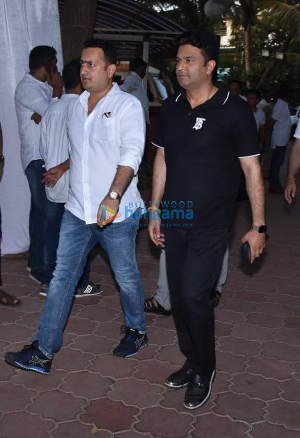 celebs attend prayer meet of ajay devgns father veeru devgan 37