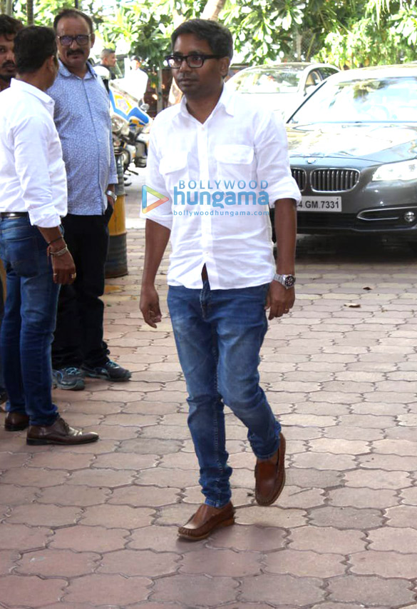 celebs attend prayer meet of ajay devgns father veeru devgan 6