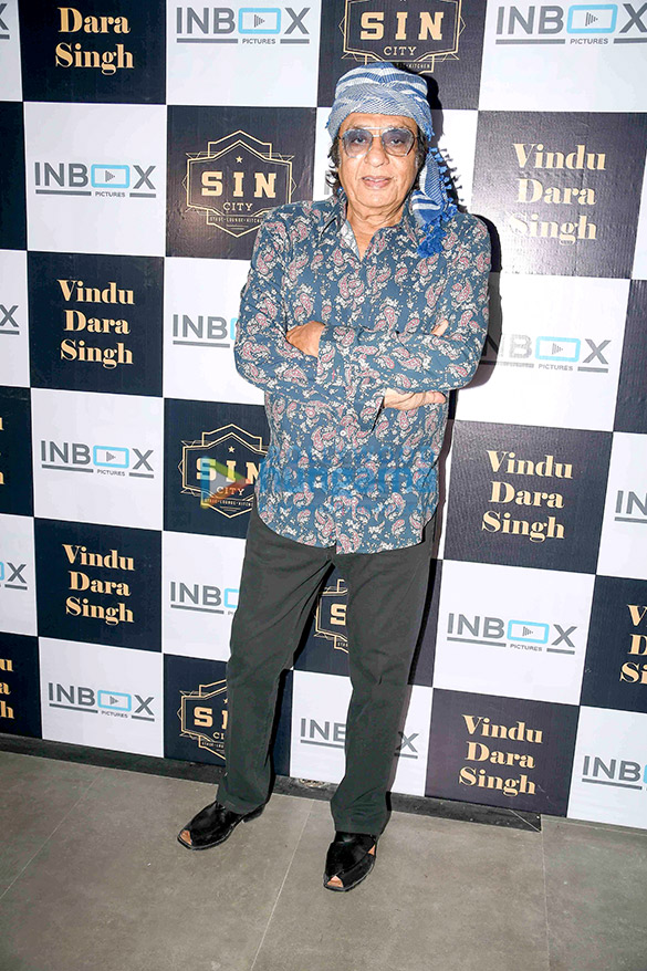 celebs grace vindu dara singhs birthday bash 4