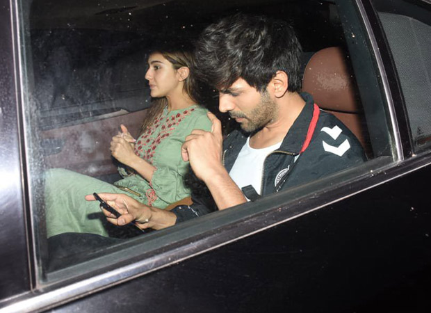 These photos of Sara Ali Khan and Kartik Aaryan are holding hands are making fans go gaga all over! 