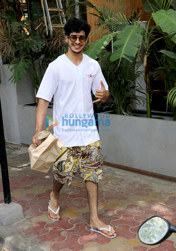 Photos: Ishaan Khatter spotted at The Kitchen Garden in Juhu Photos: Ishaan Khatter spotted at The Kitchen Garden in Juhu