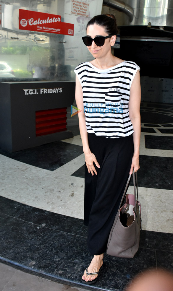 karisma kapoor snapped at a clinic 2 3