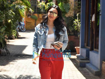Kiara Advani snapped in Khar