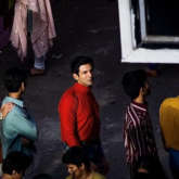 LEAKED PHOTOS: Kartik Aaryan looks handsome in red on the sets of Love Aaj Kal 2 in Mumbai