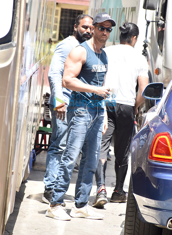 photos hrithik roshan spotted shooting for an ad in bandra 3