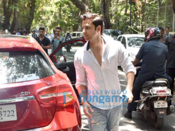 Photos: Rakesh Roshan, John Abraham and Vatsal Sheth at Ajay Devgn's house