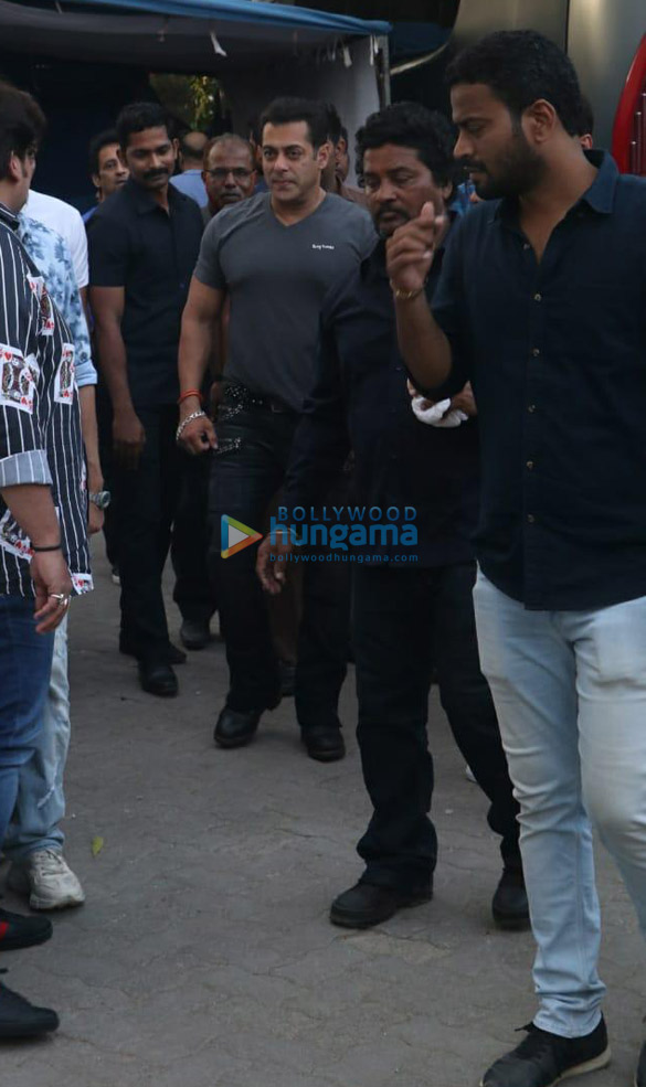photos salman khan and katrina kaif snapped promoting bharat at mehboob studio in bandra 1