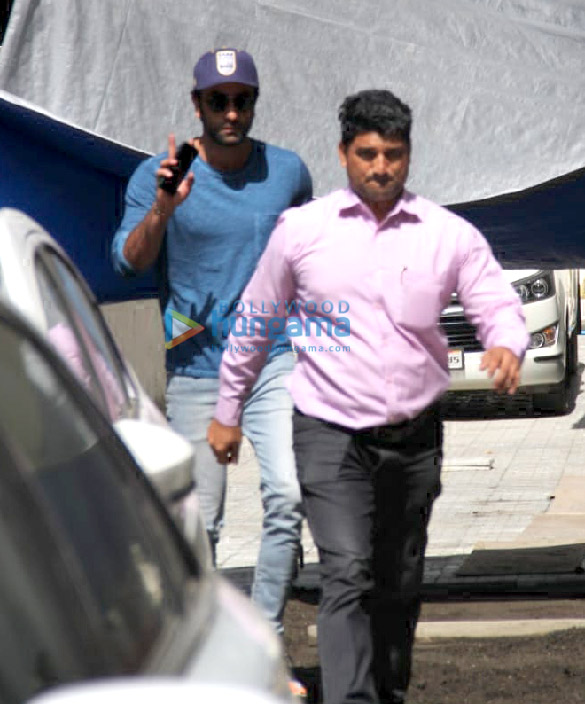 ranbir kapoor spotted at the dharma office in bandra 1