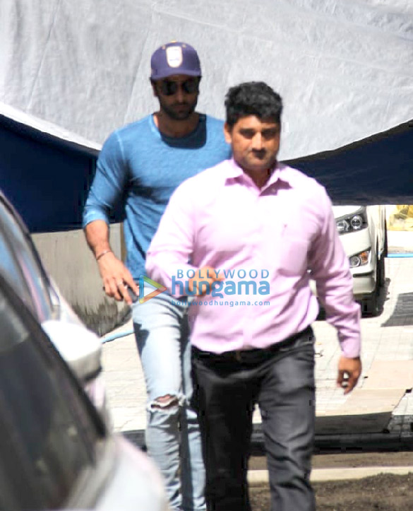 ranbir kapoor spotted at the dharma office in bandra 2