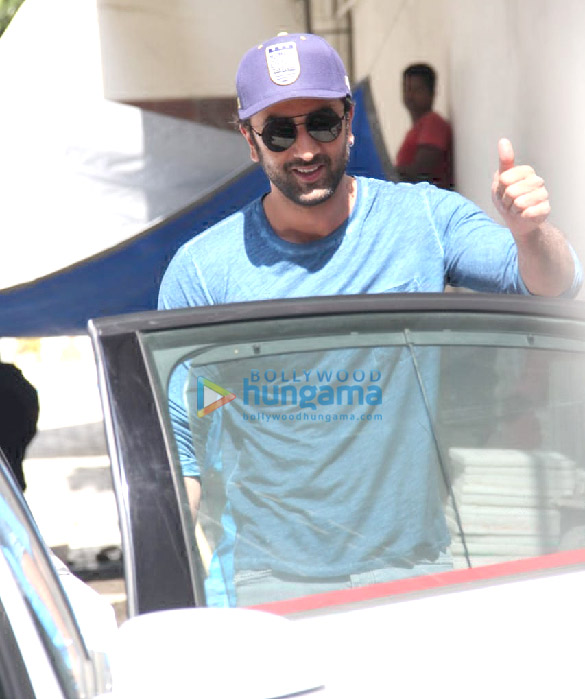 ranbir kapoor spotted at the dharma office in bandra 3