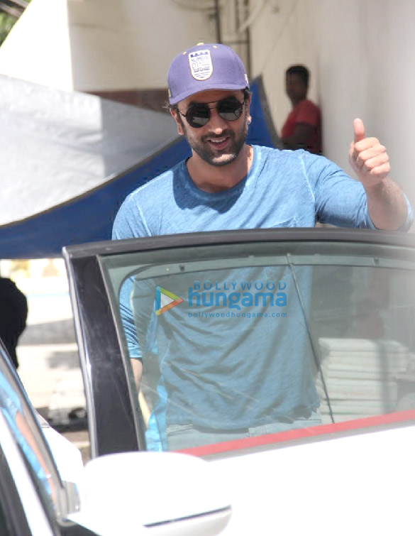ranbir kapoor spotted at the dharma office in bandra 4