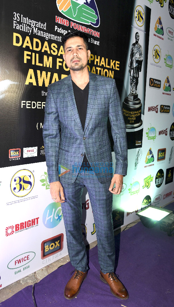 ranvir shorey ravi dubey rakhi sawant gurmeet chaudhary and others grace dadasaheb phalke film foundation awards 2019 6