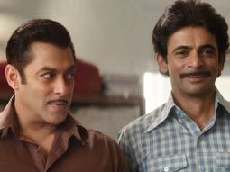 EXCLUSIVE: Sunil Grover reveals how he broke the ice with Salman Khan over LUNCH on Bharat sets (Watch) EXCLUSIVE: Sunil Grover reveals how he broke the ice with Salman Khan over LUNCH on Bharat sets (Watch)
