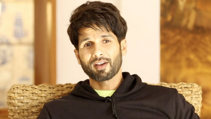 Shahid Kapoor: “Every Actor at Some Level Wants to be DIRECTOR” | Kabir Singh | Twitter Fan Questions Shahid Kapoor: “Every Actor at Some Level Wants to be DIRECTOR” | Kabir Singh | Twitter Fan Questions