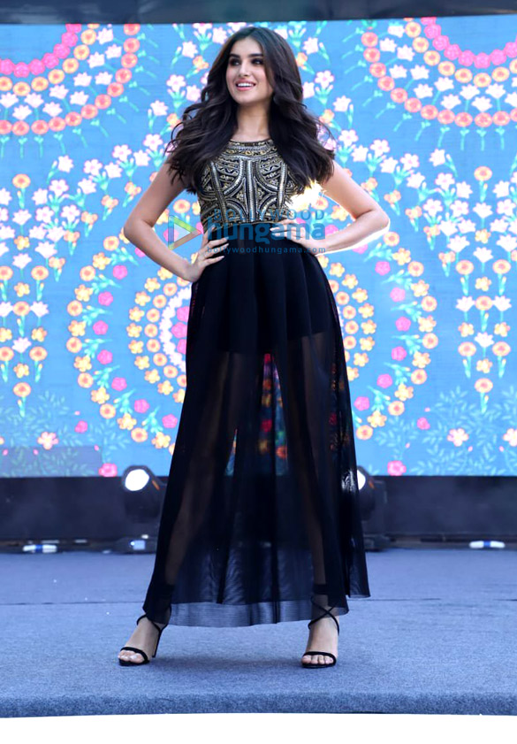 tara sutaria walks the ramp as the face of the ritu kumar label of spring summer 2019 collection 2