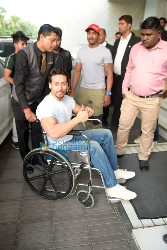 tiger shroff tara sutaria and ananya pandey snapped during student of the year 2 promotions in delhi 1