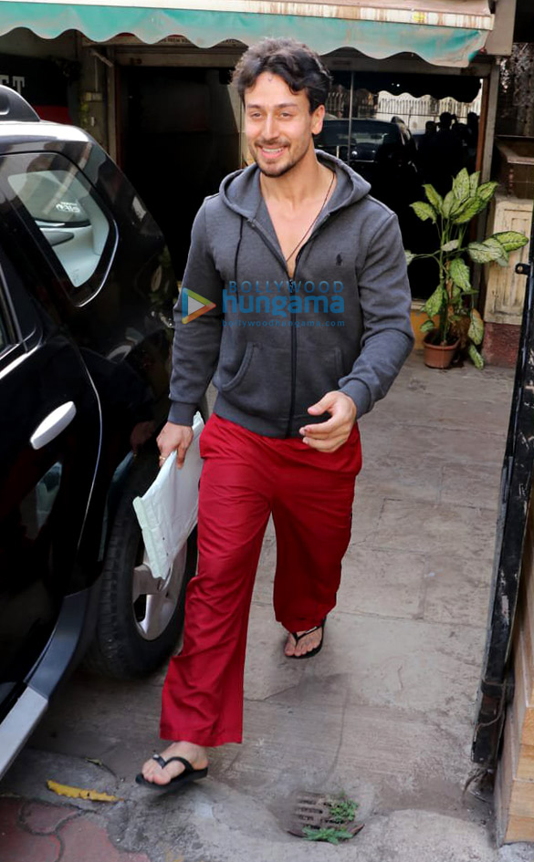 tiger shroff snapped outside the gym 3