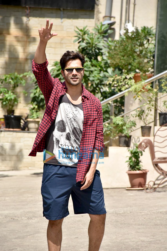varun dhawan spotted at a dance class 1