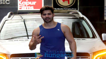 Photos: Varun Dhawan and Jacqueline Fernandez spotted at the gym