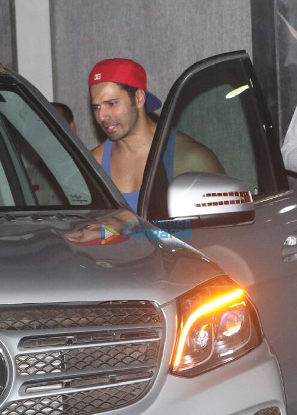 varun dhawan spotted at the gym 4 6