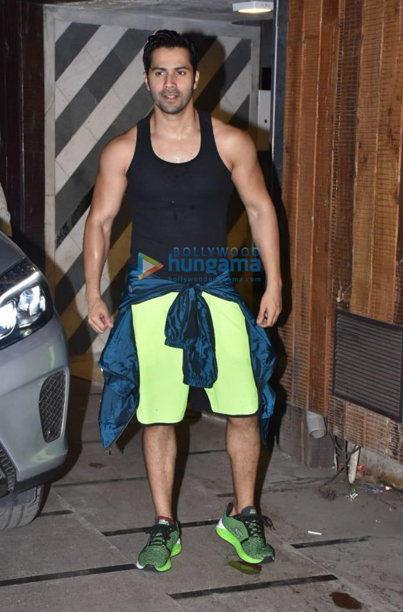varun dhawan spotted at the gym in juhu 1 4