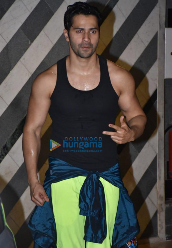 varun dhawan spotted at the gym in juhu 2 4