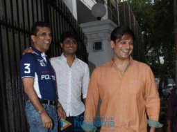 Vivek Oberoi spotted at Anand Pandit’s office in Juhu