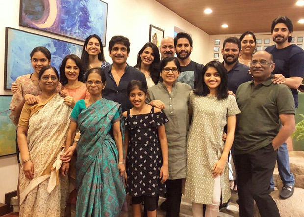 Nagarjuna, Naga Chaitanya, Samantha Akkineni get together and create this perfect FAMJAM moment with the entire family! 