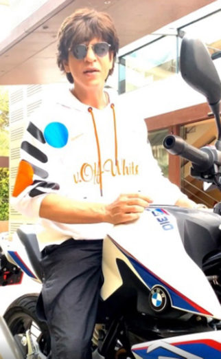 27 Years Of Shah Rukh Khan: This video of SRK recreating Deewana’s bike scene will forever remain iconic