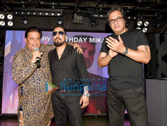 Birthday bash of Mika Singh at Sin City
