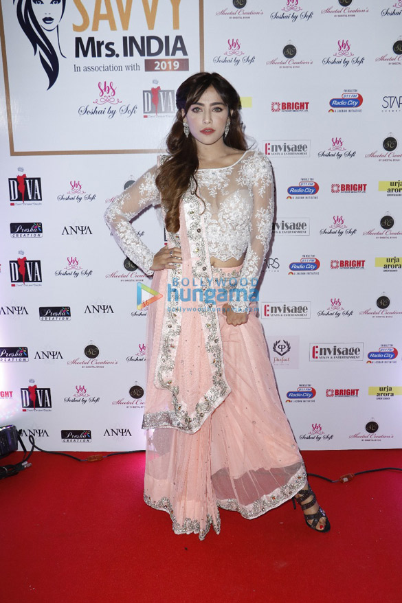 celebs grace the grand finale of the savvy mrs india 2019 pageant 3