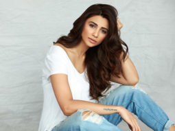 Daisy Shah to join her fans during the nail-biting match between India and New Zealand
