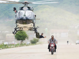 Sooryavanshi shoot diaries: Akshay Kumar casually HANGS OFF a Helicopter, Rohit Shetty zooms across