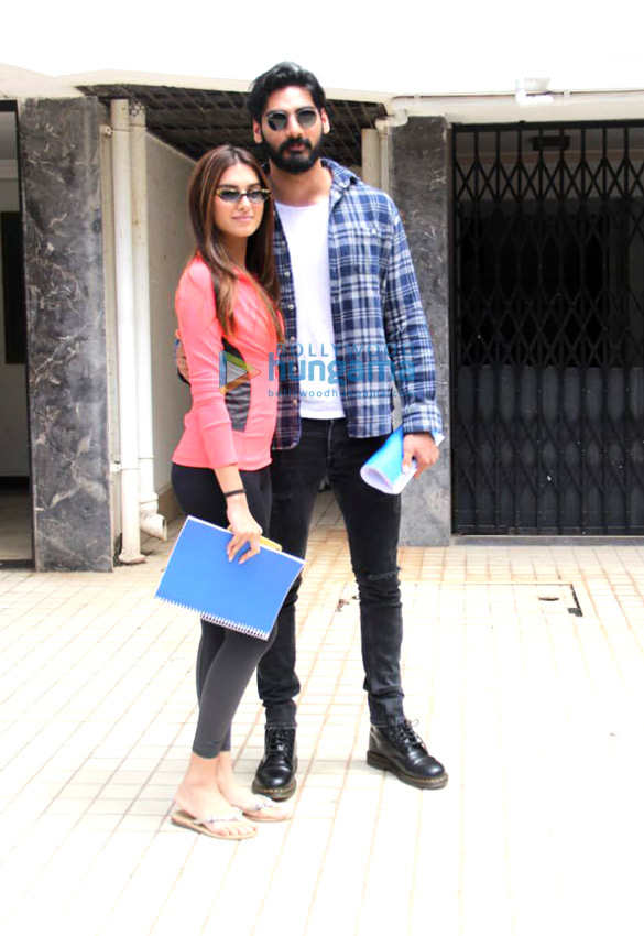 photos ahan shetty tara sutaria and milan luthria spotted in bandra 3