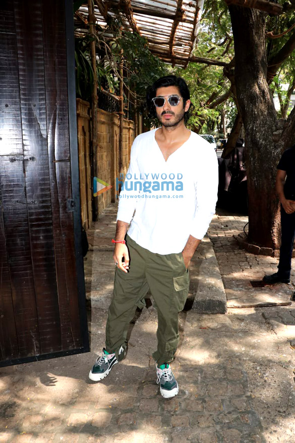 photos arjun kapoor malaika arora and others attend sonam kapoor ahujas birthday party 10