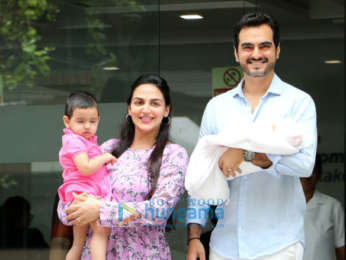 Photos: Esha Deol snapped with her new born baby at Hinduja Hospital in Khar