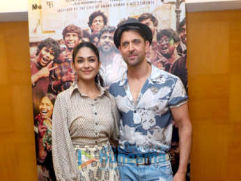 Photos: Hrithik Roshan and Mrunal Thakur snapped during 'Super 30' promotions