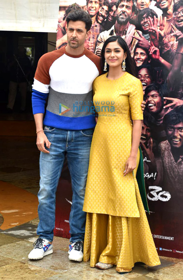 Photos: Hrithik Roshan and Mrunal Thakur snapped during ‘Super 30’ promotions Photos: Hrithik Roshan and Mrunal Thakur snapped during ‘Super 30’ promotions