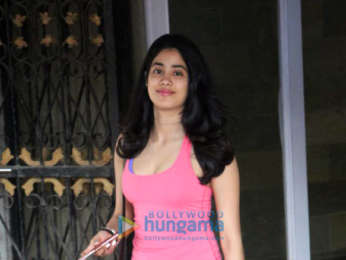 Photos: Janhvi Kapoor snapped at the gym
