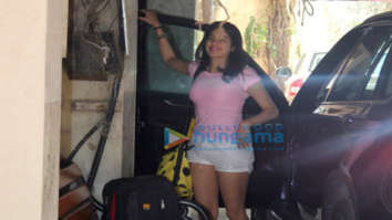 Photos: Janhvi Kapoor and Malaika Arora snapped outside the gym