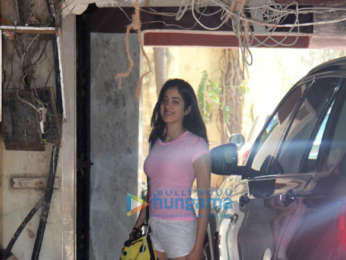 Photos: Janhvi Kapoor and Malaika Arora snapped outside the gym