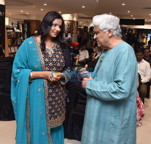 photos javed akhtar graces the book launch of so what 4