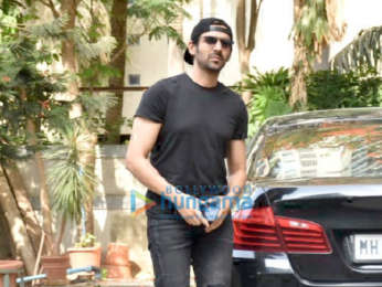 Photos Kartik Aaryan snapped post a meeting at Aanand L Rai's office